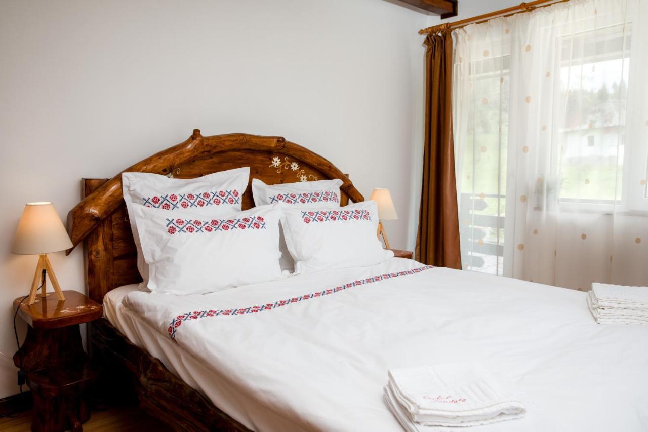 Casa Cerbul Villa ฟุนดาตา ภายนอก รูปภาพ